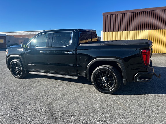 GMC Sierra 5 of 5