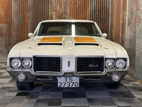 Oldsmobile Cutlass 9 of 30