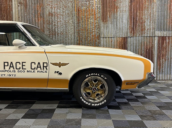 Oldsmobile Cutlass 4 of 5