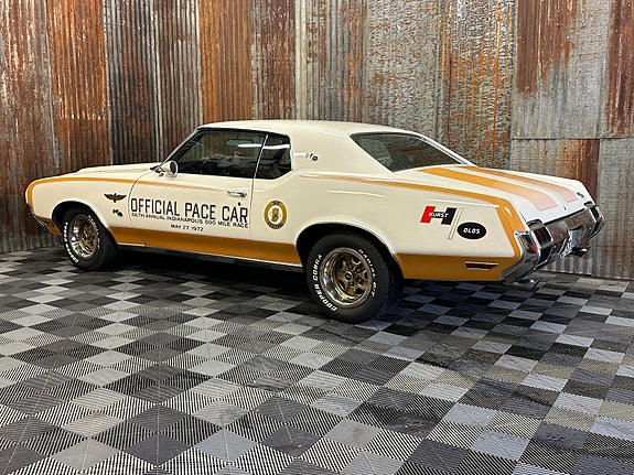 Oldsmobile Cutlass 14 of 30