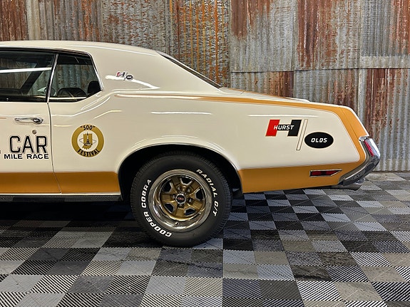 Oldsmobile Cutlass 15 of 30