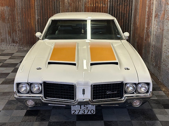 Oldsmobile Cutlass 10 of 30