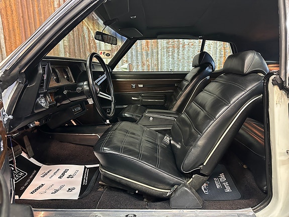 Oldsmobile Cutlass 23 of 30