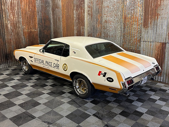 Oldsmobile Cutlass 13 of 30