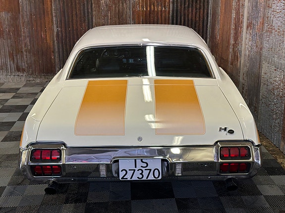 Oldsmobile Cutlass 21 of 30