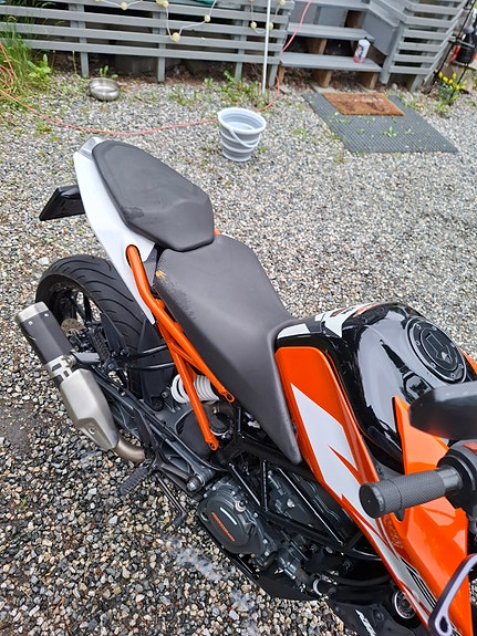 KTM 125 Duke 4 of 5