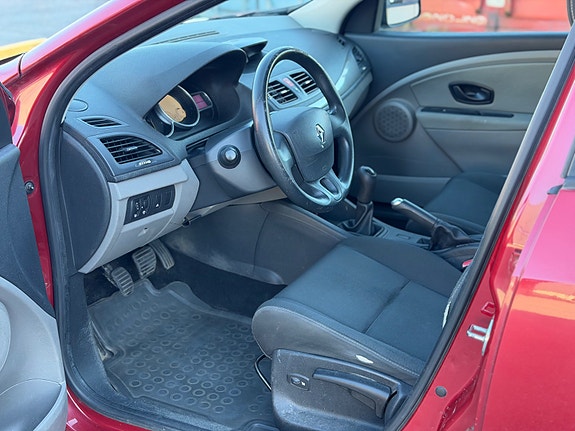 Renault Megane 10 of 30