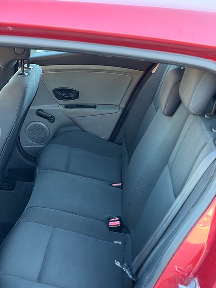 Renault Megane 21 of 30