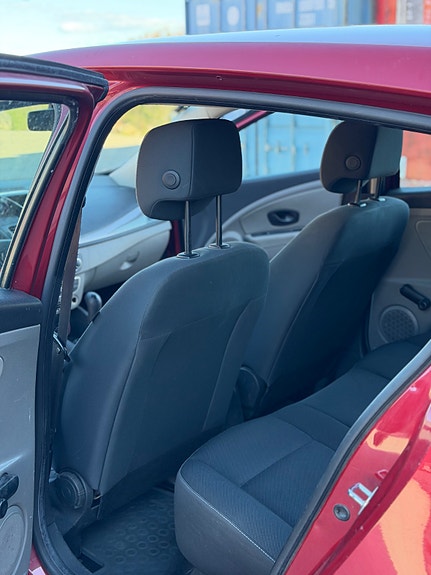 Renault Megane 22 of 30