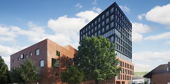 Vi holder til  i trivelige lokaler over biblioteket i Lillestrøm, med buss- og togstasjon
