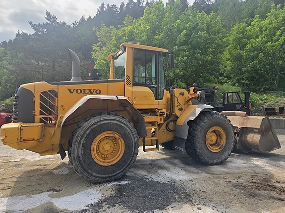 Volvo L110F 4 of 5