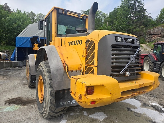 Volvo L110F 3 of 5