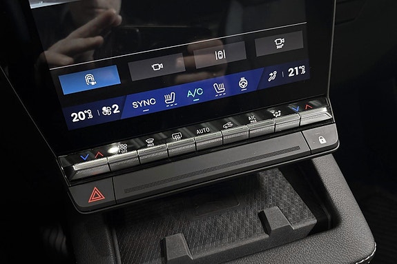 Renault Scenic E-Tech 15 of 24