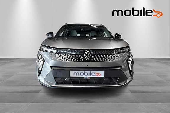 Renault Scenic E-Tech 18 of 24