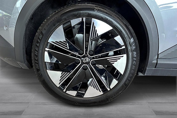 Renault Scenic E-Tech 24 of 24