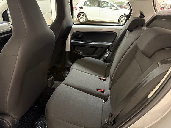 Volkswagen UP! 30 of 30