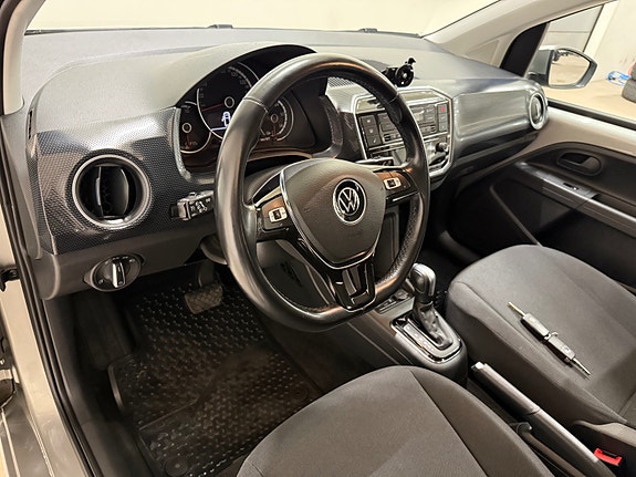 Volkswagen UP! 22 of 30