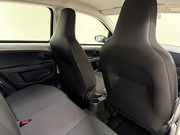 Volkswagen UP! 19 of 30
