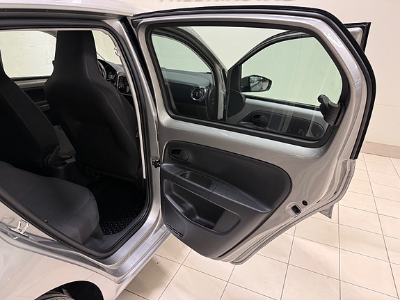 Volkswagen UP! 16 of 30