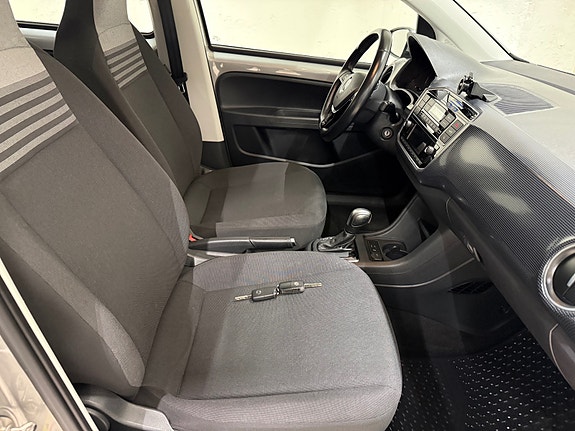 Volkswagen UP! 21 of 30