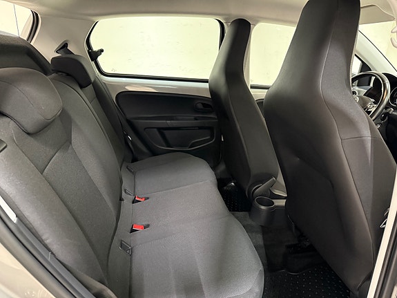 Volkswagen UP! 18 of 30