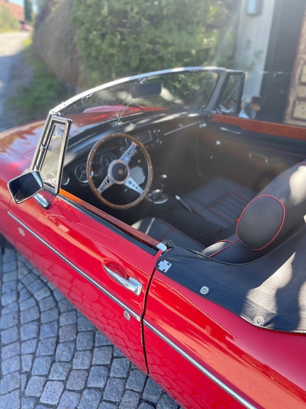 MG MGB 7 of 11