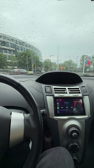 Toyota Yaris 10 of 17