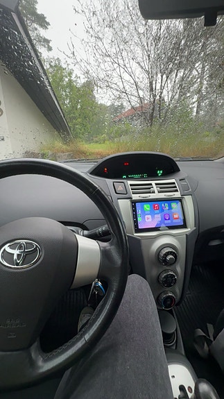 Toyota Yaris 9 of 17