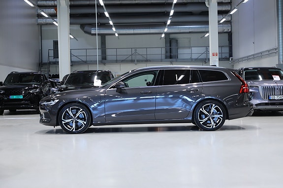 Volvo V60 4 of 30
