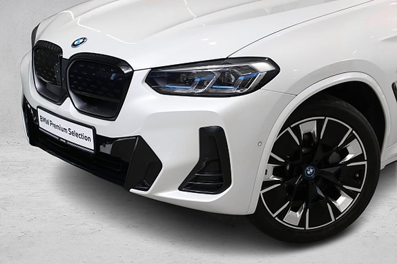 BMW iX3 5 of 5