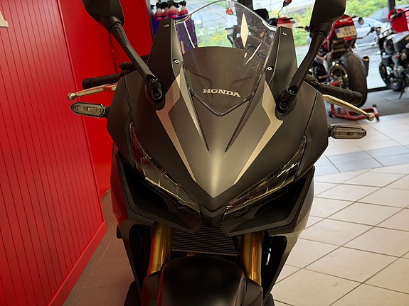Honda CBR 500 R 5 of 5
