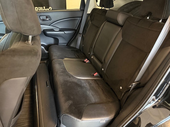 Honda CR-V 25 of 30