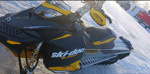 Ski-doo Summit SP 6 of 9