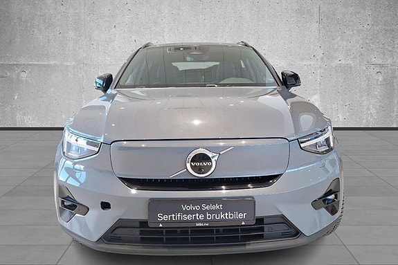 Volvo XC40 4 of 5