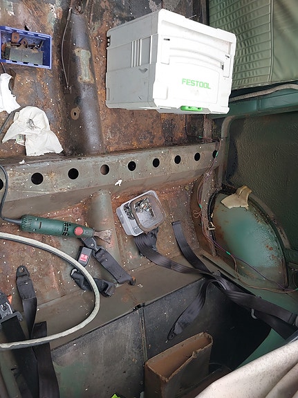 Morris Minor 8 of 27