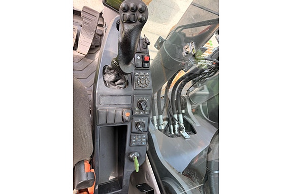 Volvo EC250EL 13 of 30