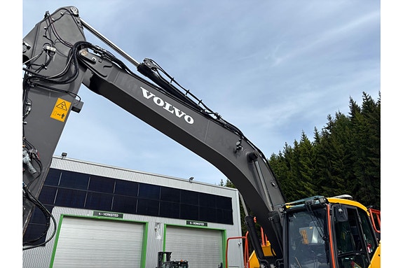 Volvo EC250EL 24 of 30
