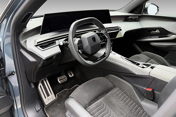 Peugeot e-5008 10 of 25