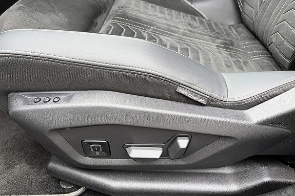 Peugeot e-5008 23 of 25