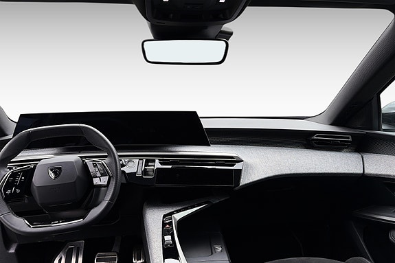 Peugeot e-5008 13 of 25