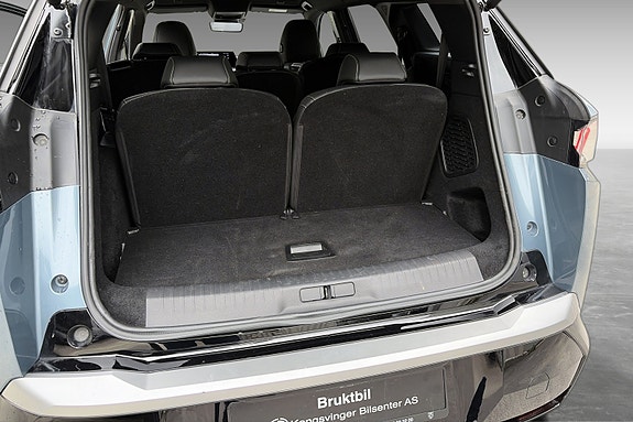 Peugeot e-5008 24 of 25