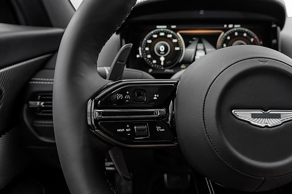 Aston Martin DB12 23 of 30