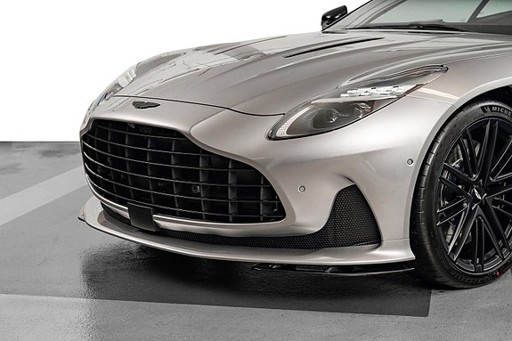 Aston Martin DB12 5 of 5