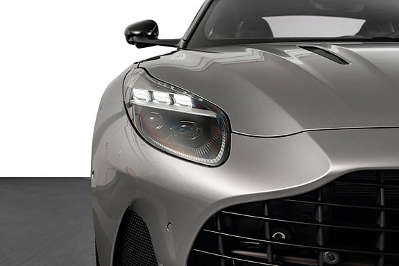 Aston Martin DB12 7 of 30