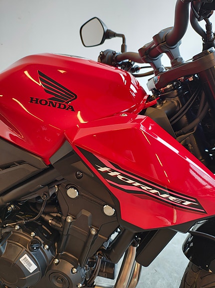 Honda CB500 Hornet 2026 2 of 5