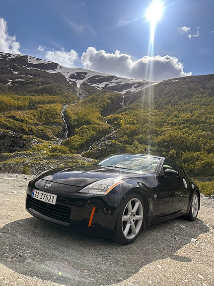 Nissan 350 Z 2 of 5