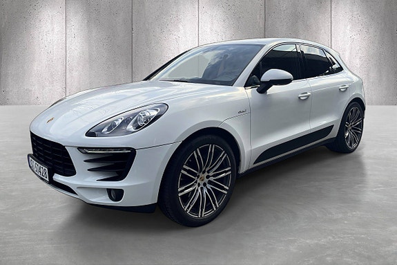 Porsche Macan 3 of 5