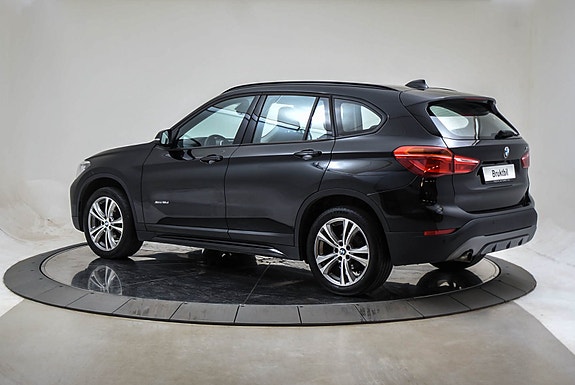 BMW X1 4 of 5