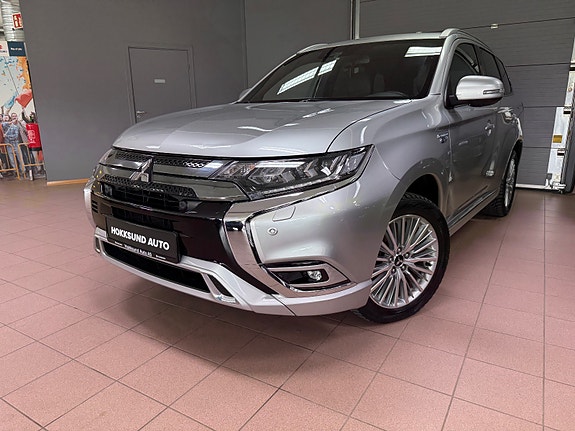 Mitsubishi Outlander 3 of 5