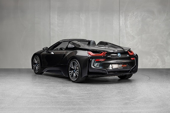 BMW i8 7 of 30